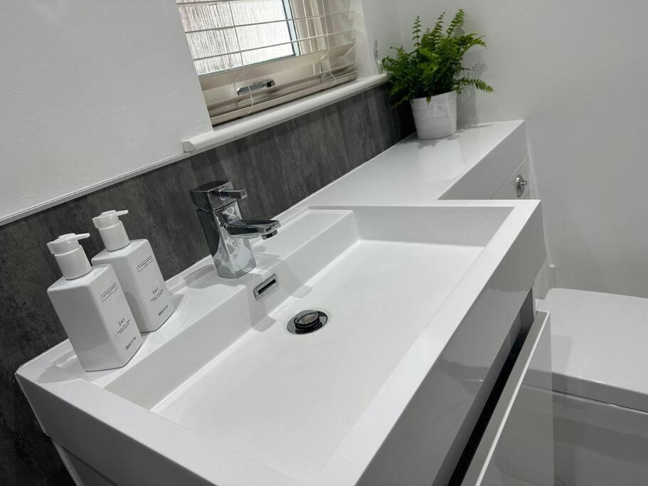 Premium Executive Apartment In Dunfermline Extérieur photo